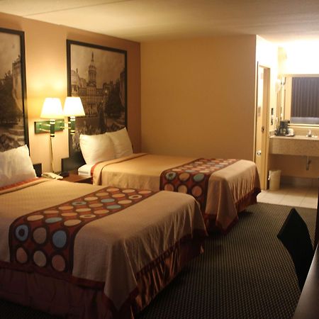 Super 8 By Wyndham Laurel Hotel Ngoại thất bức ảnh