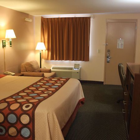 Super 8 By Wyndham Laurel Hotel Ngoại thất bức ảnh