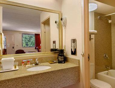 Super 8 By Wyndham Laurel Hotel Ngoại thất bức ảnh