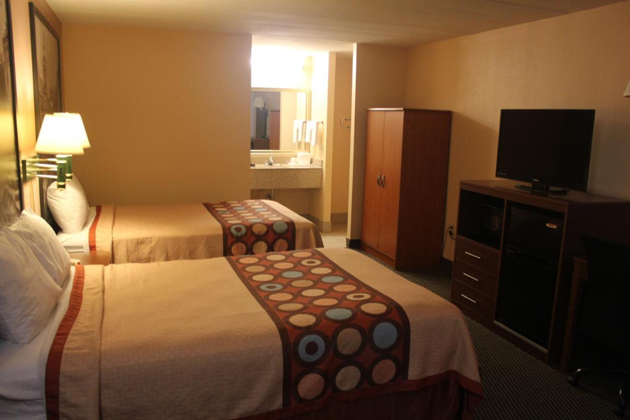 Super 8 By Wyndham Laurel Hotel Ngoại thất bức ảnh